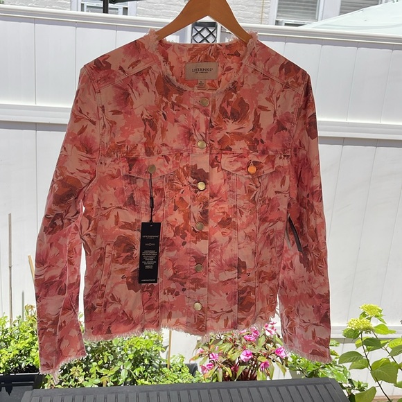 Liverpool Los Angeles - Pink Floral Printed Cropped Eco Jacket With Frayed Hem - Picture 5 of 16